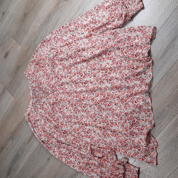 Torrid pink floral crinkle chiffon smocked blouse, size 6X, NWT - Picture 6 of 12